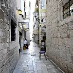 Palace Square 3* Trogir