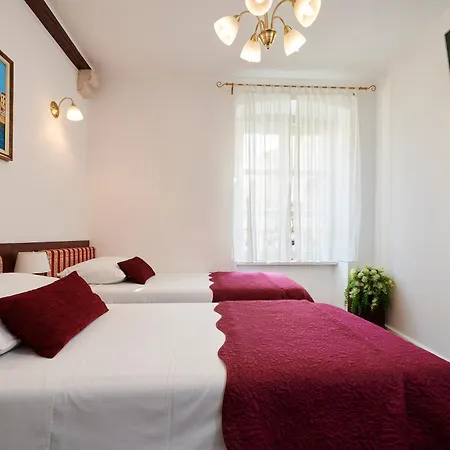 Palace Square بيت ضيافة