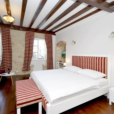 Palace Square Trogir