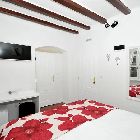 Palace Square 3* Trogir