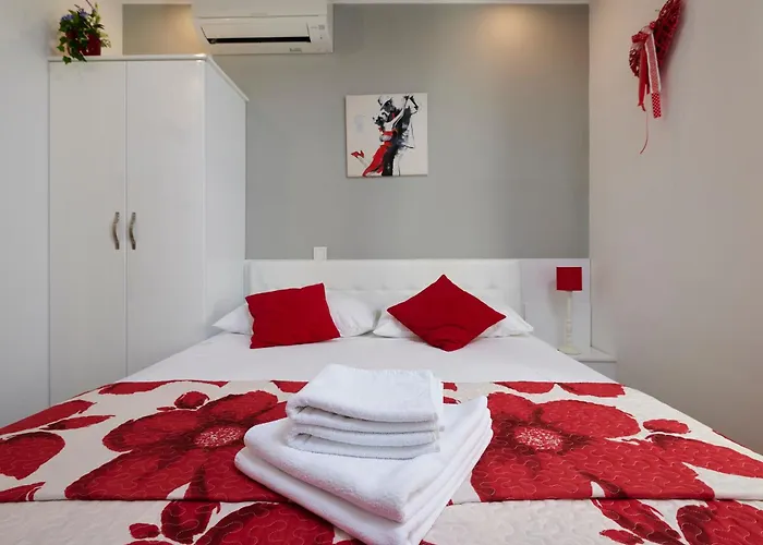 Πανσιόν Palace Square 3*