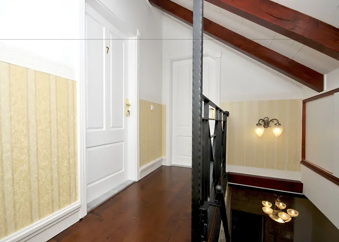 Palace Square Gasthuis 3*