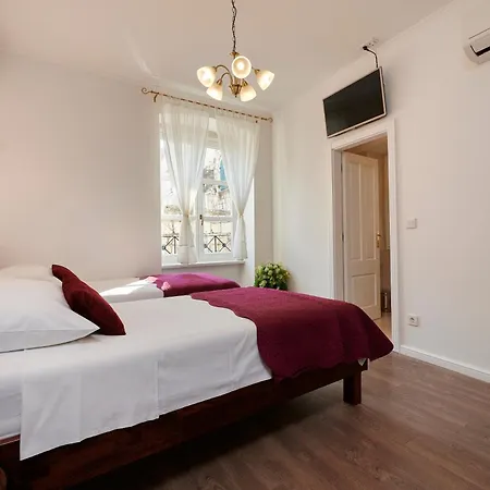 Guest house Palace Square Trogir