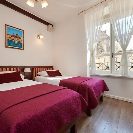Palace Square Gasthof 3*