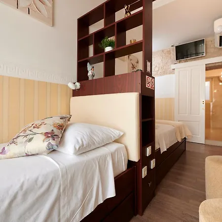 Palace Square Guest house Trogir