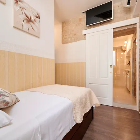 Palace Square 3* Trogir