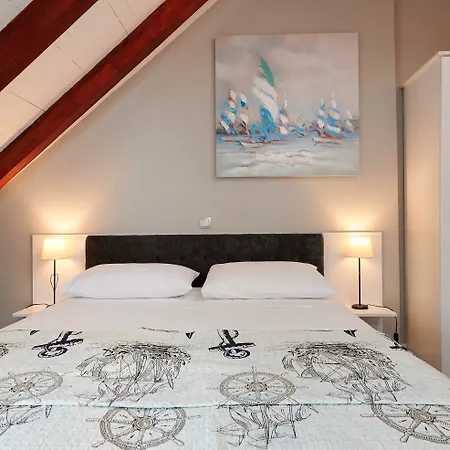 Palace Square Gasthof 3*