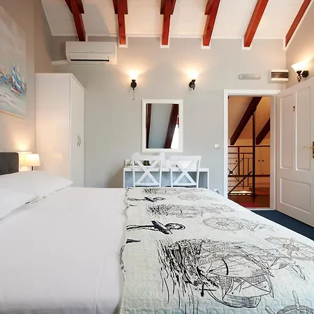 Palace Square 3* Trogir