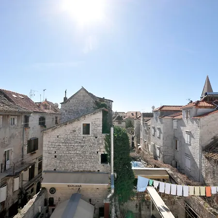 中央广场宫殿旅馆 3*