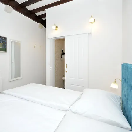 招待所 中央广场宫殿旅馆 3*