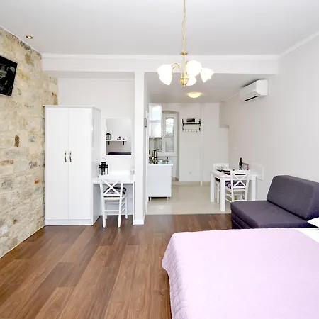 Palace Square 3* Trogir