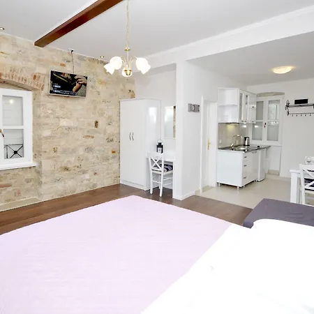 Palace Square Guest house