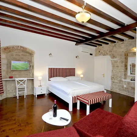 Palace Square Gasthof 3*