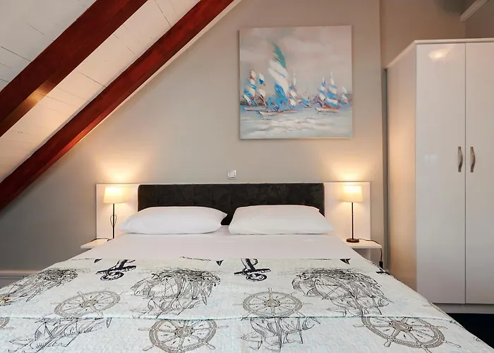 Palace Square Pensjonat 3*