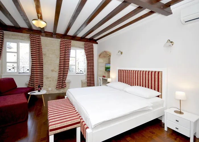 Palace Square Trogir