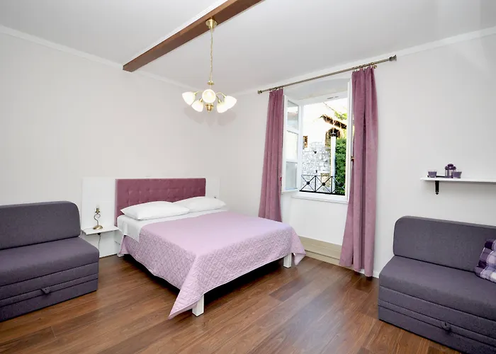 Palace Square Pensjonat 3*