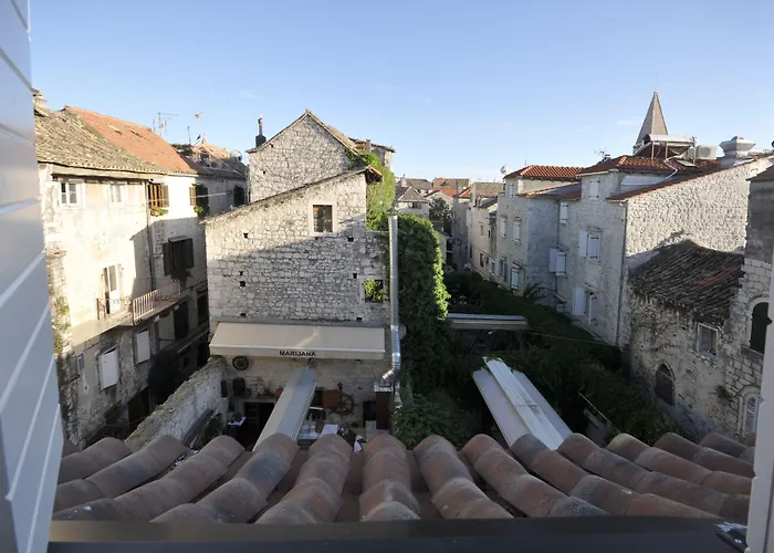 Pensjonat Palace Square 3*