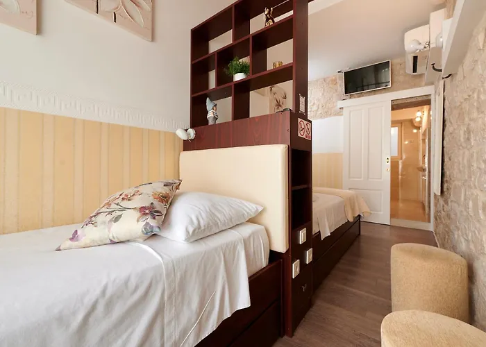 Palace Square Affittacamere Traù