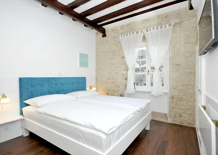 Affittacamere Palace Square 3*