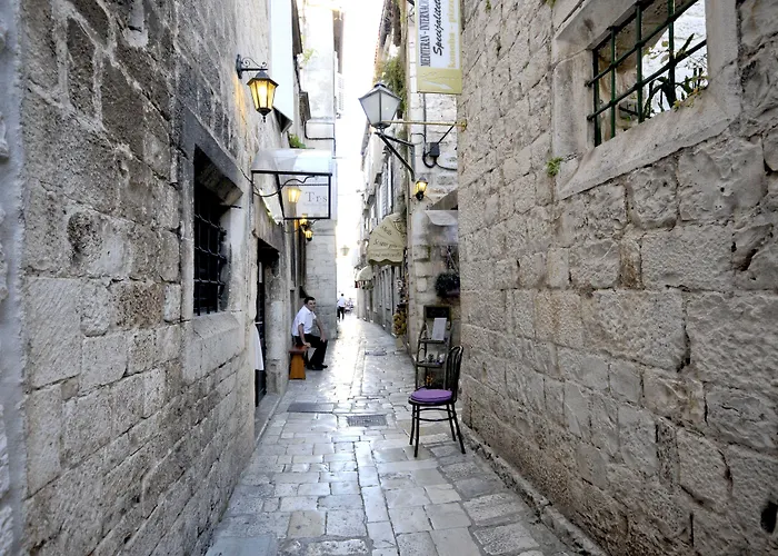 Palace Square 3* Traù